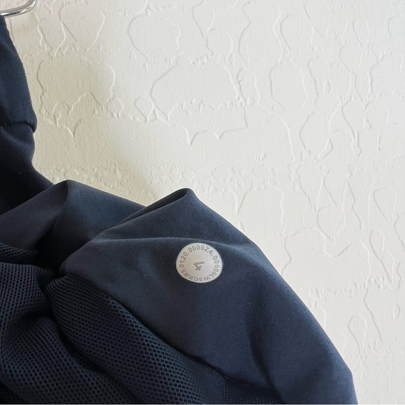 Lululemon Navy Blue Straight Leg Pant - Picture 3 of 6